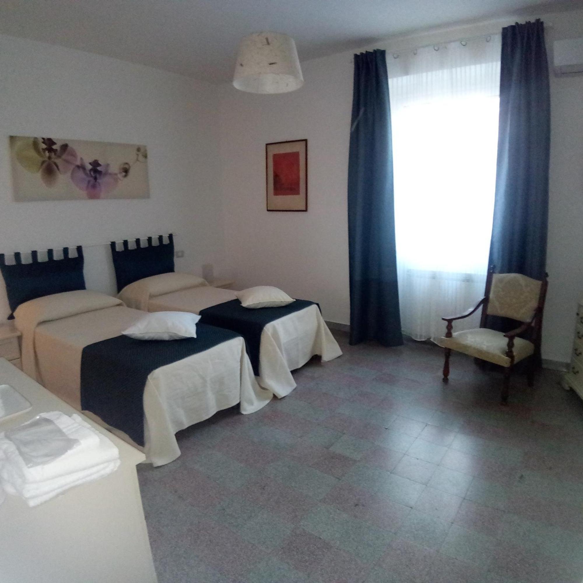 Corsomessina64 Bed & Breakfast Crotone Exterior photo