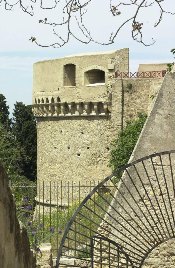 Corsomessina64 Bed & Breakfast Crotone Exterior photo